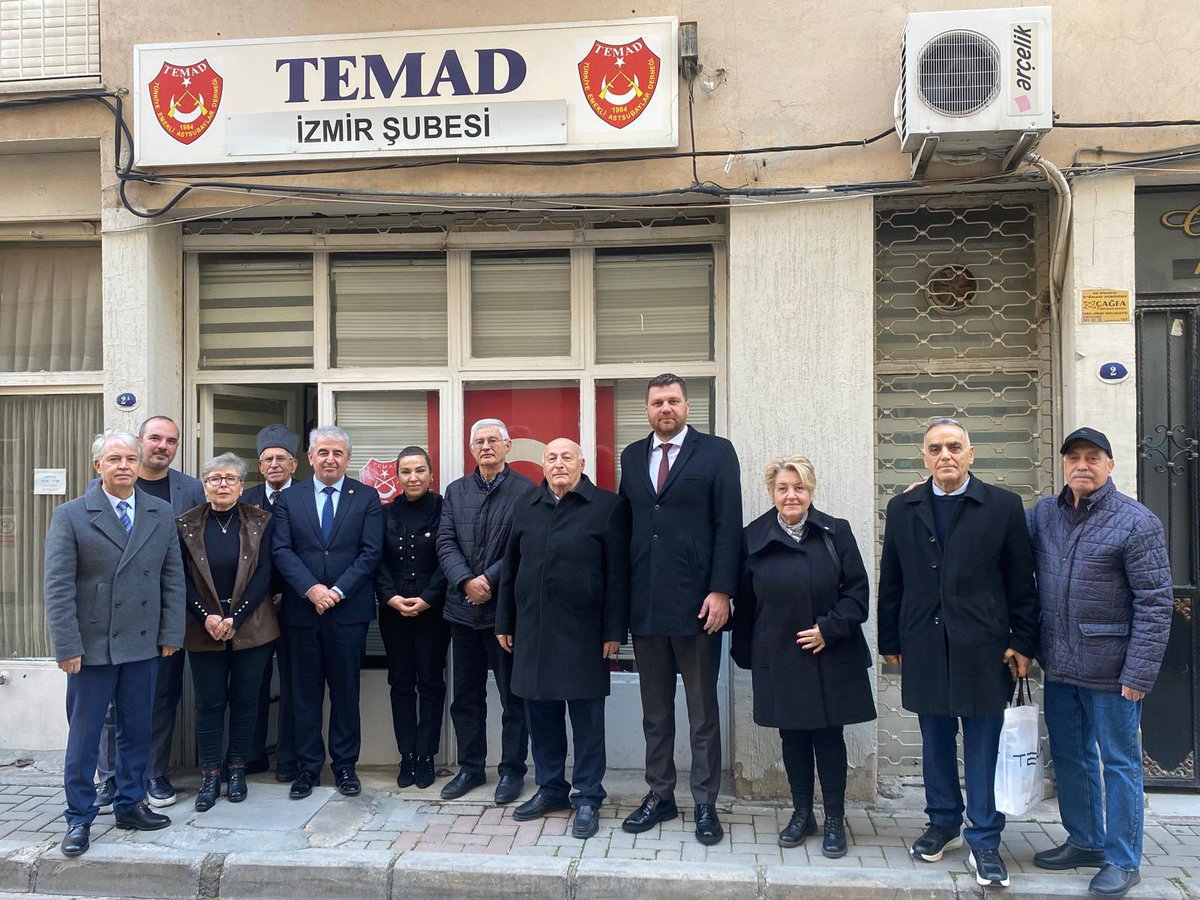 Türkiye Emekli Astsubaylar Derneği (TEMAD) İzmir Şube Başkanı Sayın Ömer Bayram’ı Karşıyaka İlçe Başkanımız Sayın <a href="/yetkinhafizoglu/">Yetkin Hafızoğlu</a> ve teşkilatımız ile birlikte ziyaret ettik.

Bir TEMAD üyesi olarak, emekli astsubaylarımızın sorunlarını, taleplerini ve mücadelesini yakından takip