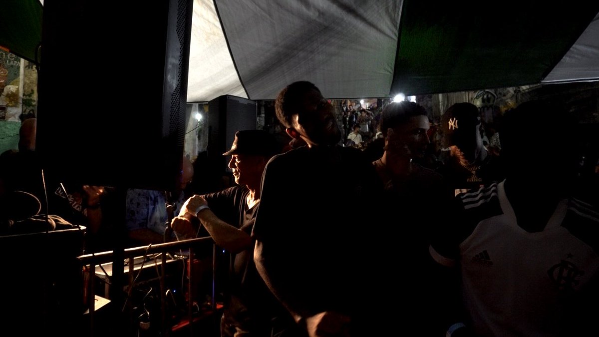 ruthsofiaa's tweet photo. Documenting the Baile Charme at Pedra Do Sal in Rio de Janeiro, 2025. https://t.co/ZPAp8G2RrS
