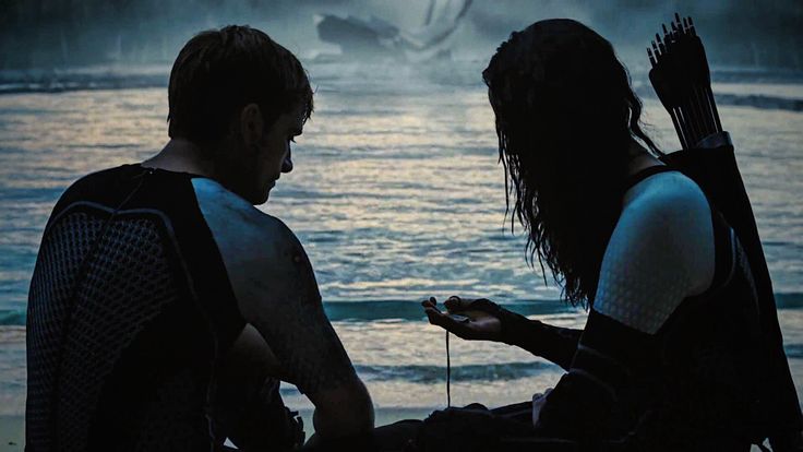 luneartt's tweet image. this scene belongs to a museum, truly one of the prettiest romantic scenes in the history of cinema and no one will ever take that from everlark
