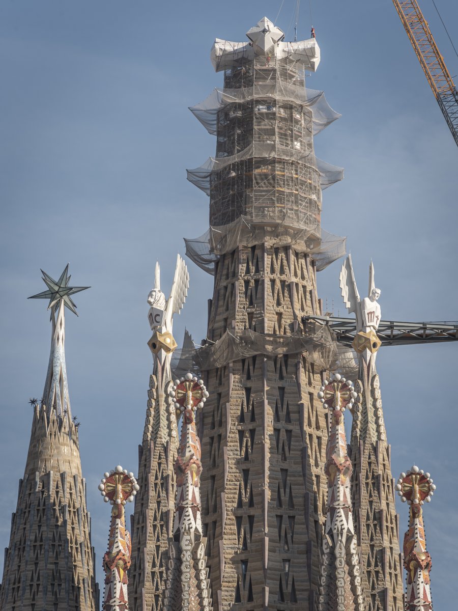 sagradafamilia's tweet image. Fourth horizontal arm of the cross placed ✅