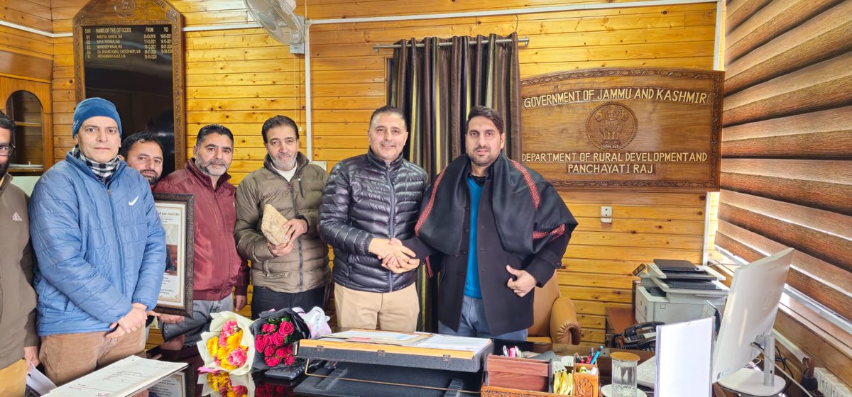 panchayat_j's tweet image. The Panchayat Secretaries Association thanks Worthy Commissioner Secretary, RD&amp;amp;PR, for his visionary leadership in achieving a long-awaited milestone after 18 years. A delegation led by Syed Tahir Andrabi &amp;amp; Nazir Ahmad Wani also raised some key issues