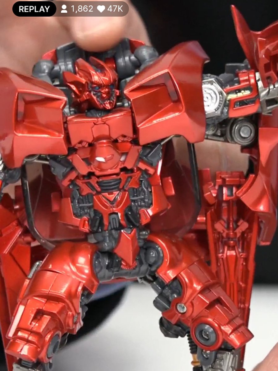 MPM Sideswipe Additional images!

Sideswipe will have a Waist Swivel and Ankle Pivot, Nice!

Looks way cleaner than I thought he would be and that metallic red is just amazing.