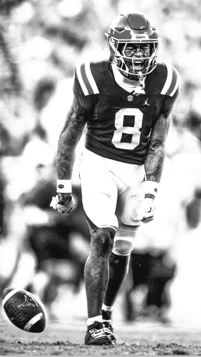 Blessed To Receive An Offer From Florida University 🙏🏾 <a href="/CoachTMcKnight/">Trent McKnight</a> <a href="/GatorsFB/">Florida Gators Football</a> <a href="/CHSFalconsFTBL/">CHSFalconsFTBL</a>