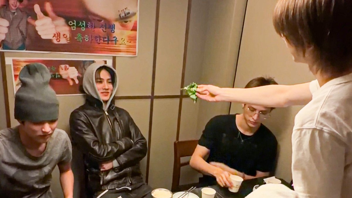 Keomnho's tweet image. 'youtu.be/JzvhPqInrcE?si…'  —
Planned  Birthday  Eom celebrating  Seonghyeon’s  special  day  with  CORTIS  family  and  fans.