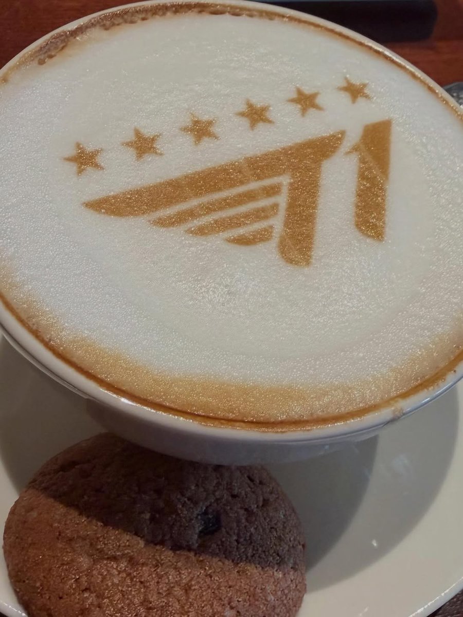 聪明的人往往有类似甚至共同的特征
但蠢人各有各的无可救药