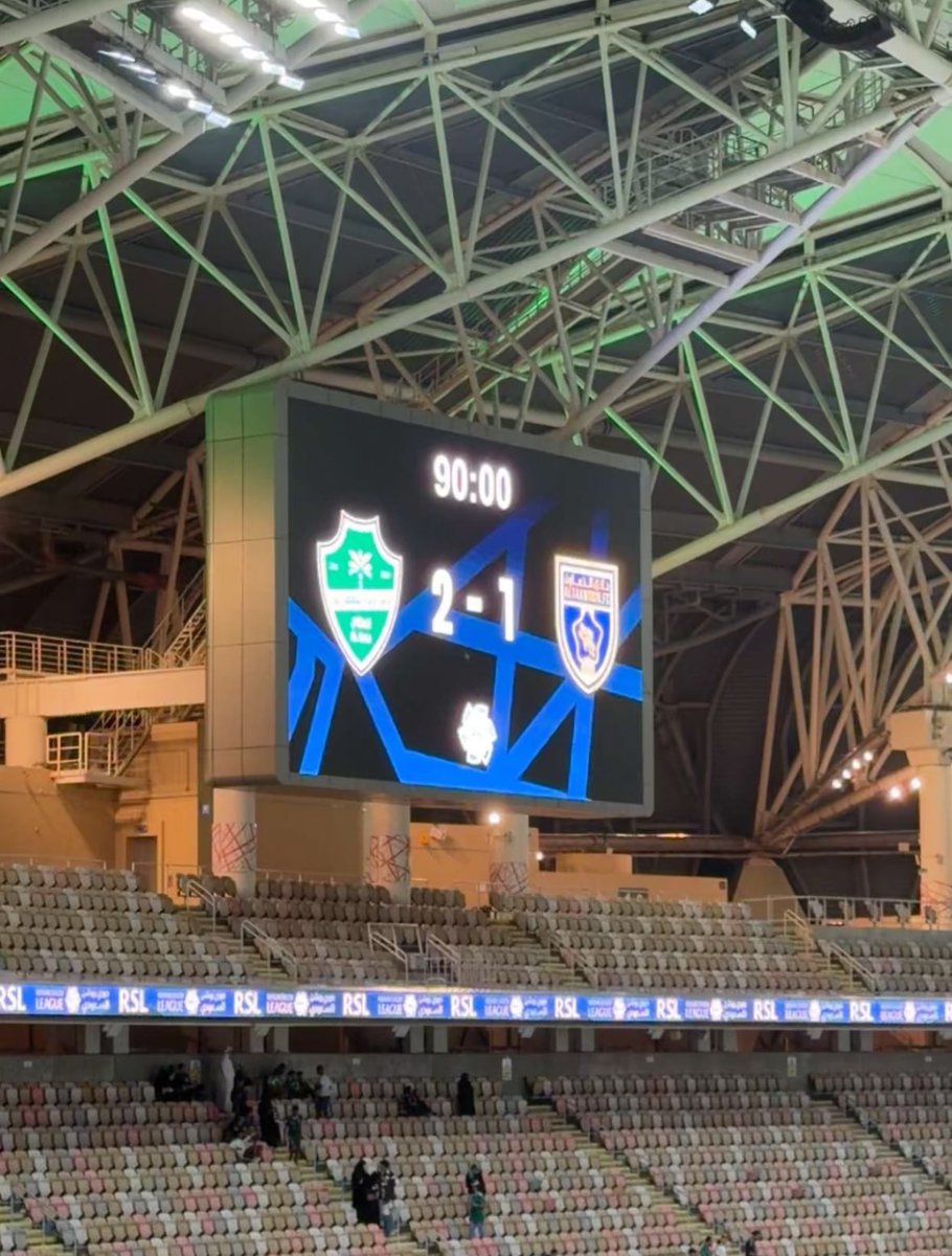 shefoo13_'s tweet image. شخصية البطل إللي مايستسلم ويعود للمباراة ويقاتل إلى آخر ثانية بالمباراة عاجبتني كثير أرجوك ي أهلي لاتفرط فيها 😢💚 @ALAHLI_FC