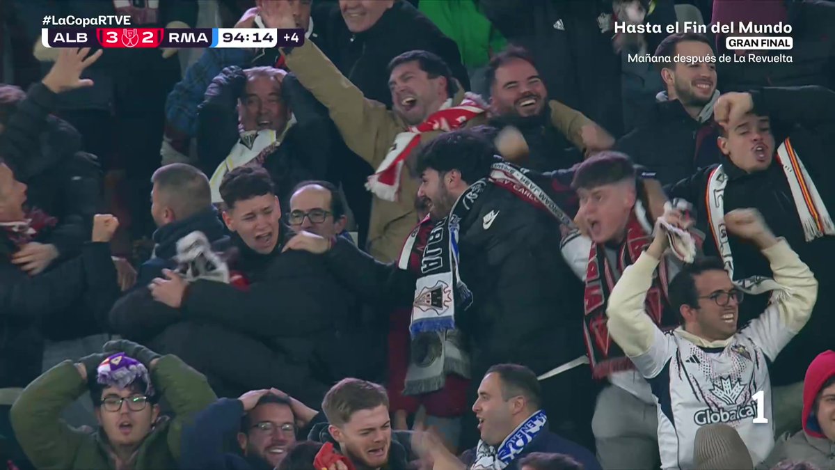 Reycholosimeone's tweet image. Por cierto, honor al Albacete. Ya quisieran muchas aficiones rivales estar así contra el Madrid que parece que jueguen en casa en otros campos.