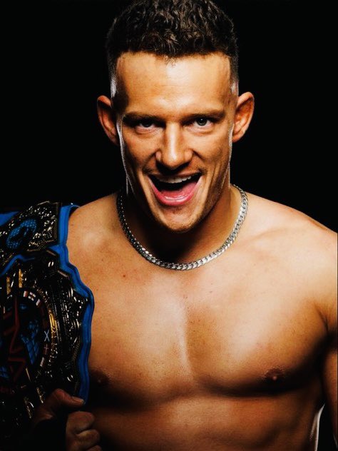 DON’T TRUST ANYONE. tweet media