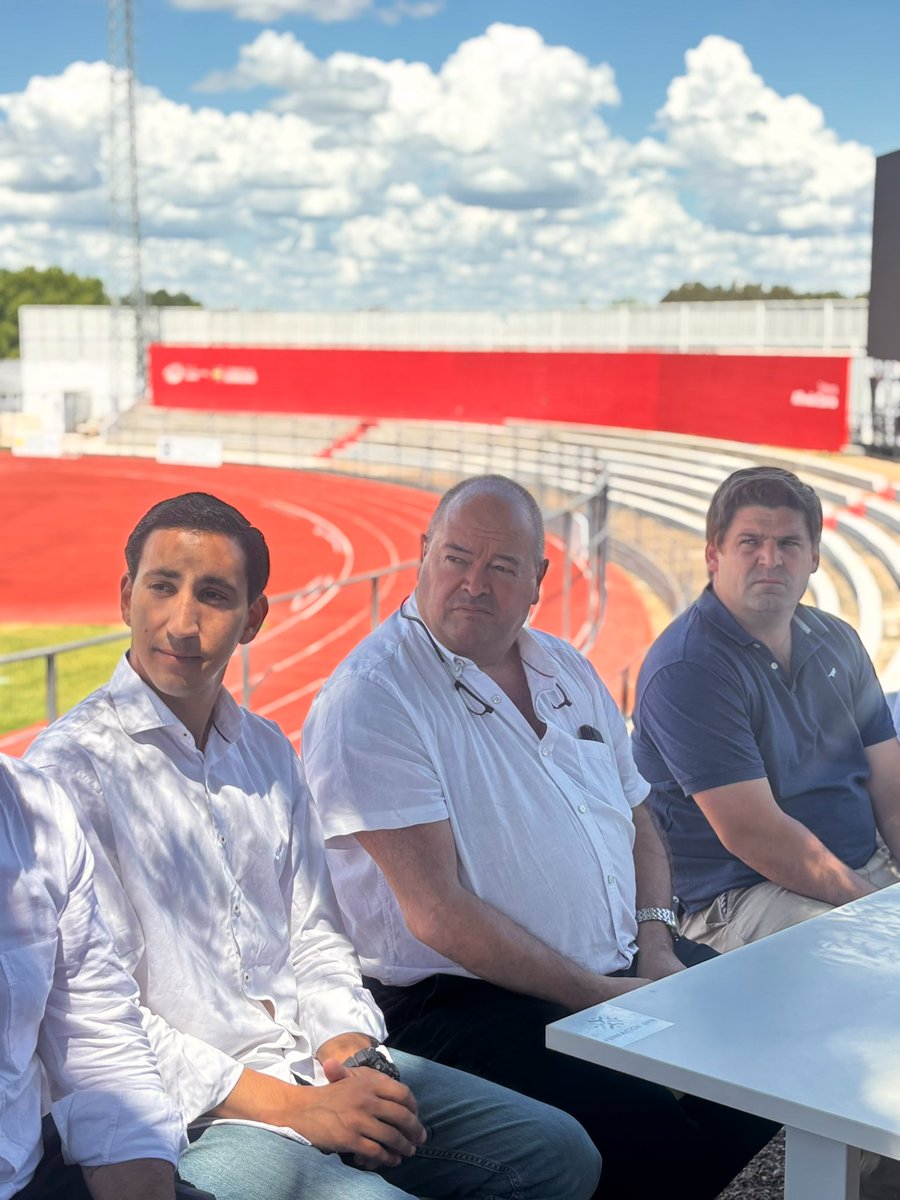 isaadami15's tweet image. 👉 Junto a compañeros de la Comisión de Turismo y la Comisión de Deportes de la Junta Departamental, acompañamos el lanzamiento del Campeonato Internacional Sub 20, que se disputará en Flores y Durazno, con la participación de Nacional, Peñarol, Argentinos Juniors y Estudiantes.…