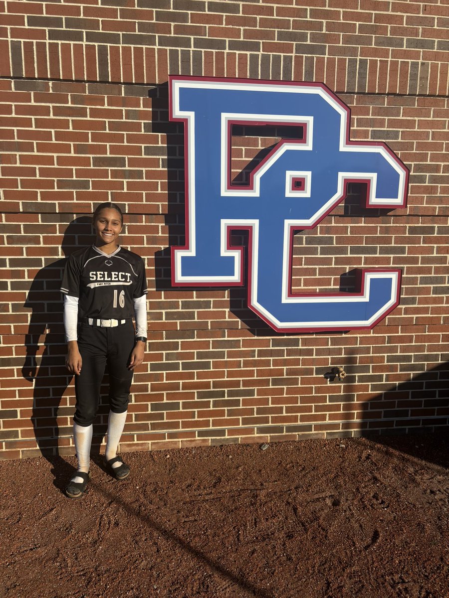 Ava_Shelley16's tweet image. Thank you @BlueHoseSB for such an amazing camp experience! Thank you Coach Williams for speaking with me, and thank you @Maddi_Wood_22 for the tour!

@Select16Zagozda 
@ejonesrockchalk