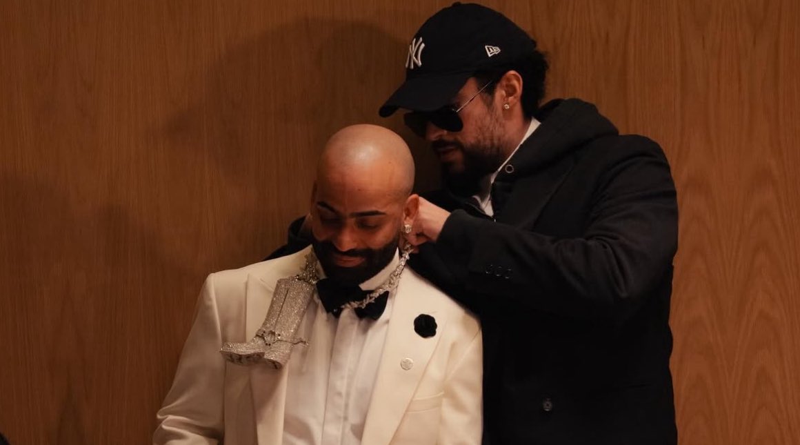 Bad Bunny en la gala de celebración de los 20 años de carrera de Arcángel. 🤍🥹