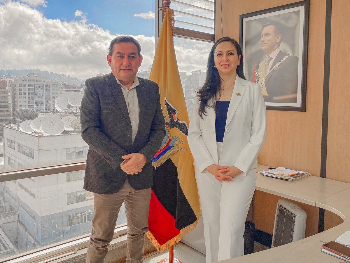 OswaldoVal14's tweet image. Oswaldo Valverde, delegado del presidente @DanielNoboaOk ante el Consejo de Planificación Amazónico, mantuvo una reunión de trabajo en la ciudad de Quito con @DianaRamirezec , subsecretaria general de Planificación, con el objetivo de articular la planificación y la gestión…