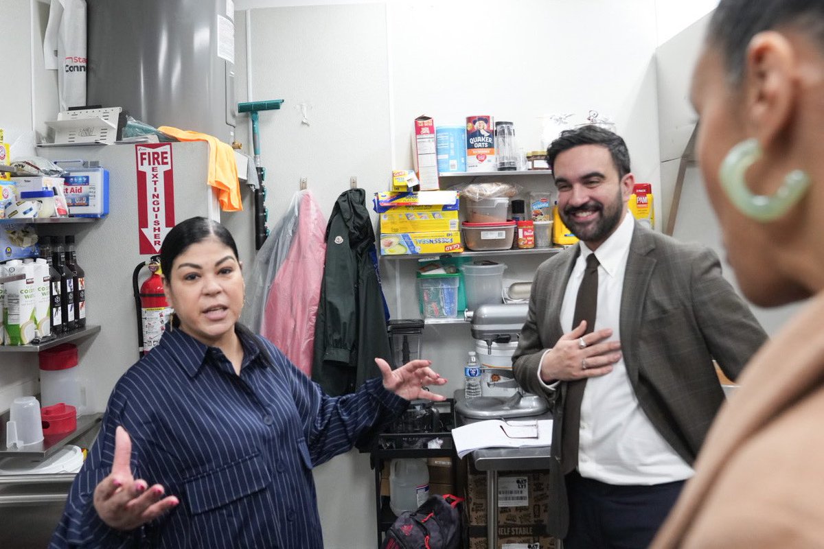 NYCMayor's tweet image. Small businesses shouldn’t have to navigate 6,000 regulations and rules to start and stay open in NYC. Today, I signed an executive order to cut the fines and fees small businesses pay and finally deliver relief.