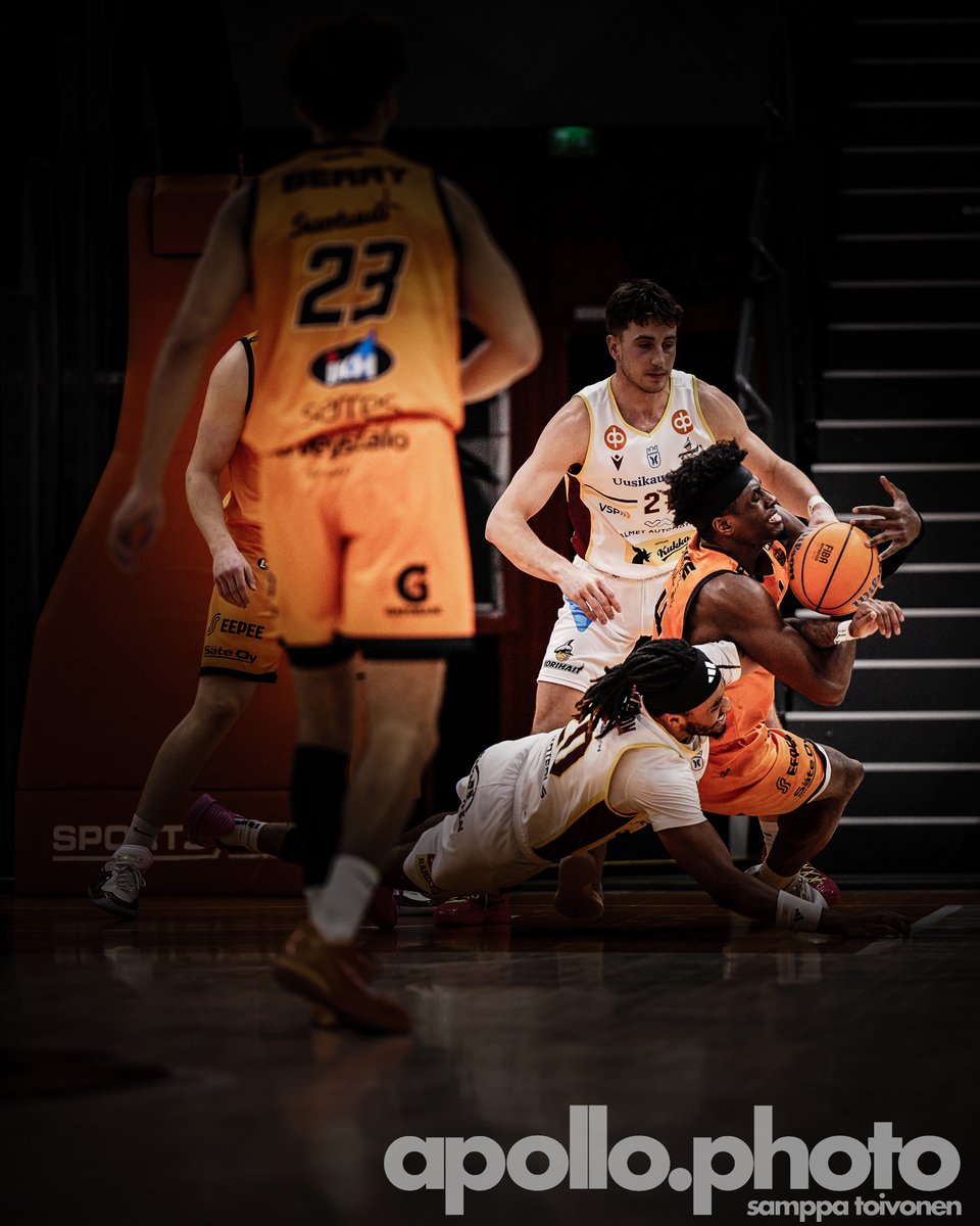 Apollo Photo tweet media