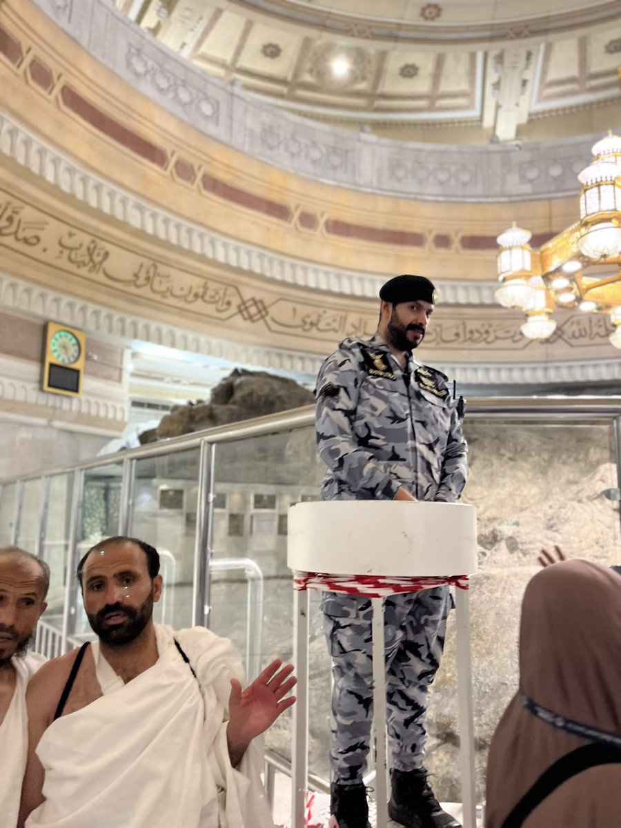 soo00oos3's tweet photo. طاب اللقاء وقرت العين وارتوى القلب 🕋🤍.. https://t.co/hdoxxFdgvd