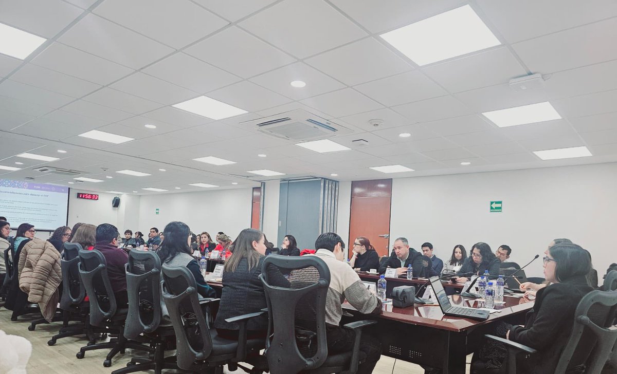 PRI_Nacional's tweet photo. La Unidad Nacional para prevenir, atender y erradicar la VPMG, el ONMPRI y la Representación del PRI ante el Consejo General del INE participaron en la mesa de trabajo en materia de igualdad de género organizada por el Instituto Nacional Electoral.

La mesa tuvo como propósito abordar las herramientas para fortalecer las obligaciones de los Partidos Políticos Nacionales respecto de la participación política de las mujeres.

Nuestras instancias partidistas refrendaron ante el INE el compromiso del PRI para colaborar de forma interinstitucional en el 2026 en la realización de actividades de capacitación, promoción y desarrollo del liderazgo político que maximicen la participación de nuestras militantes y simpatizantes en la vida política de nuestro país, así como la firme convicción de prevenir y erradicar la violencia política contra las mujeres.

El PRI siempre apoya la paridad de género y la defensa de los derechos de las mujeres.