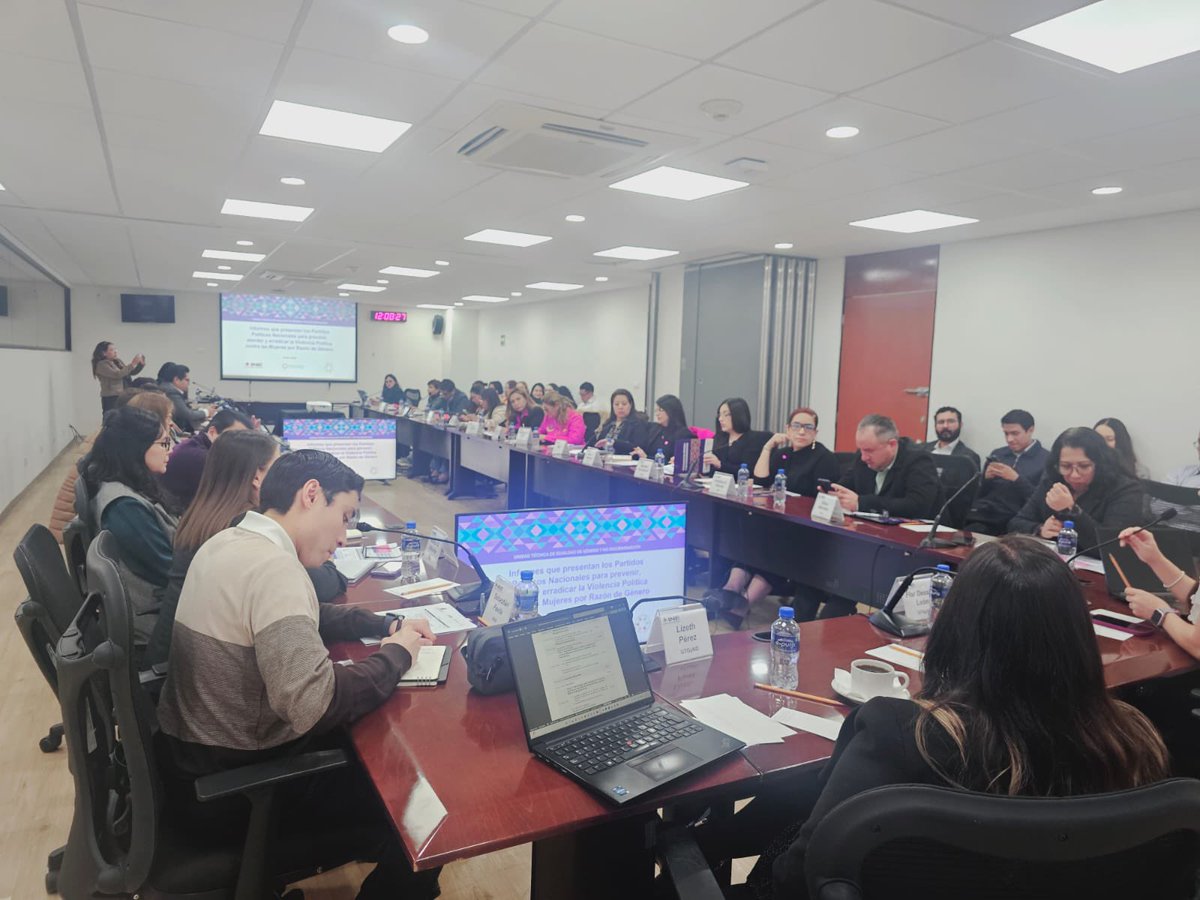 PRI_Nacional's tweet photo. La Unidad Nacional para prevenir, atender y erradicar la VPMG, el ONMPRI y la Representación del PRI ante el Consejo General del INE participaron en la mesa de trabajo en materia de igualdad de género organizada por el Instituto Nacional Electoral.

La mesa tuvo como propósito abordar las herramientas para fortalecer las obligaciones de los Partidos Políticos Nacionales respecto de la participación política de las mujeres.

Nuestras instancias partidistas refrendaron ante el INE el compromiso del PRI para colaborar de forma interinstitucional en el 2026 en la realización de actividades de capacitación, promoción y desarrollo del liderazgo político que maximicen la participación de nuestras militantes y simpatizantes en la vida política de nuestro país, así como la firme convicción de prevenir y erradicar la violencia política contra las mujeres.

El PRI siempre apoya la paridad de género y la defensa de los derechos de las mujeres.