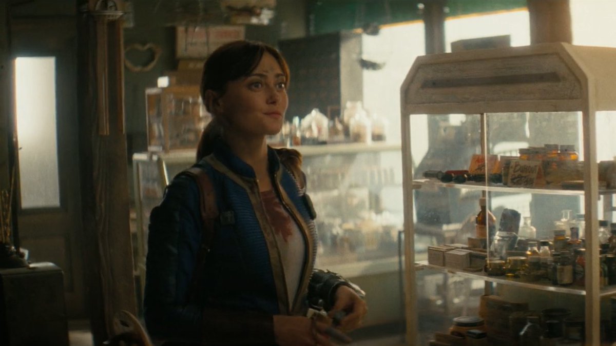 adrearner's tweet image. she wanted to grab a gift for him too :((