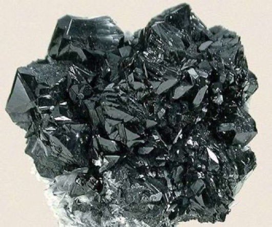 arobasq's tweet photo. Asteazkena 14-1-26 #Nivose26 🗓Républicain - jour de l’ #ETAIN métal gris-argent malléable moyennement ductile à température ambiante. Connu dès l'Antiquité. Sert à Protéger la vaisselle de l'oxydation. Ses feuilles utilisées pour la conservation de la viande et du Roquefort. https://t.co/h9sbZGYK43
