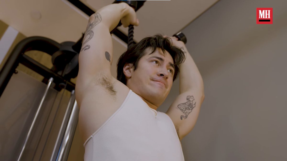 icegoesontheeye's tweet image. some of my favourite stills from that video for no reason at all that have absolutely no theme tying them together