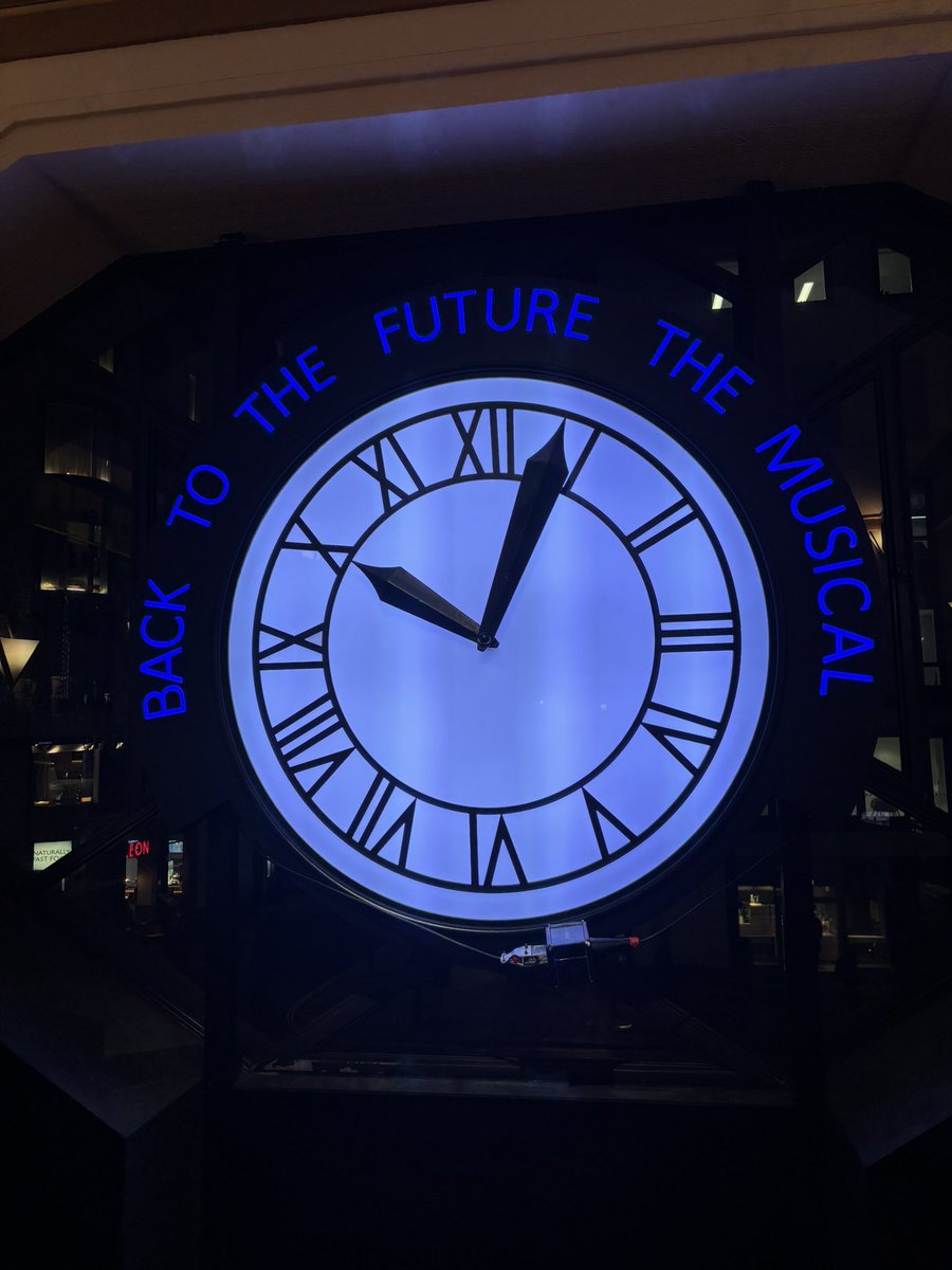 Notes From Row H 🎭 tweet media