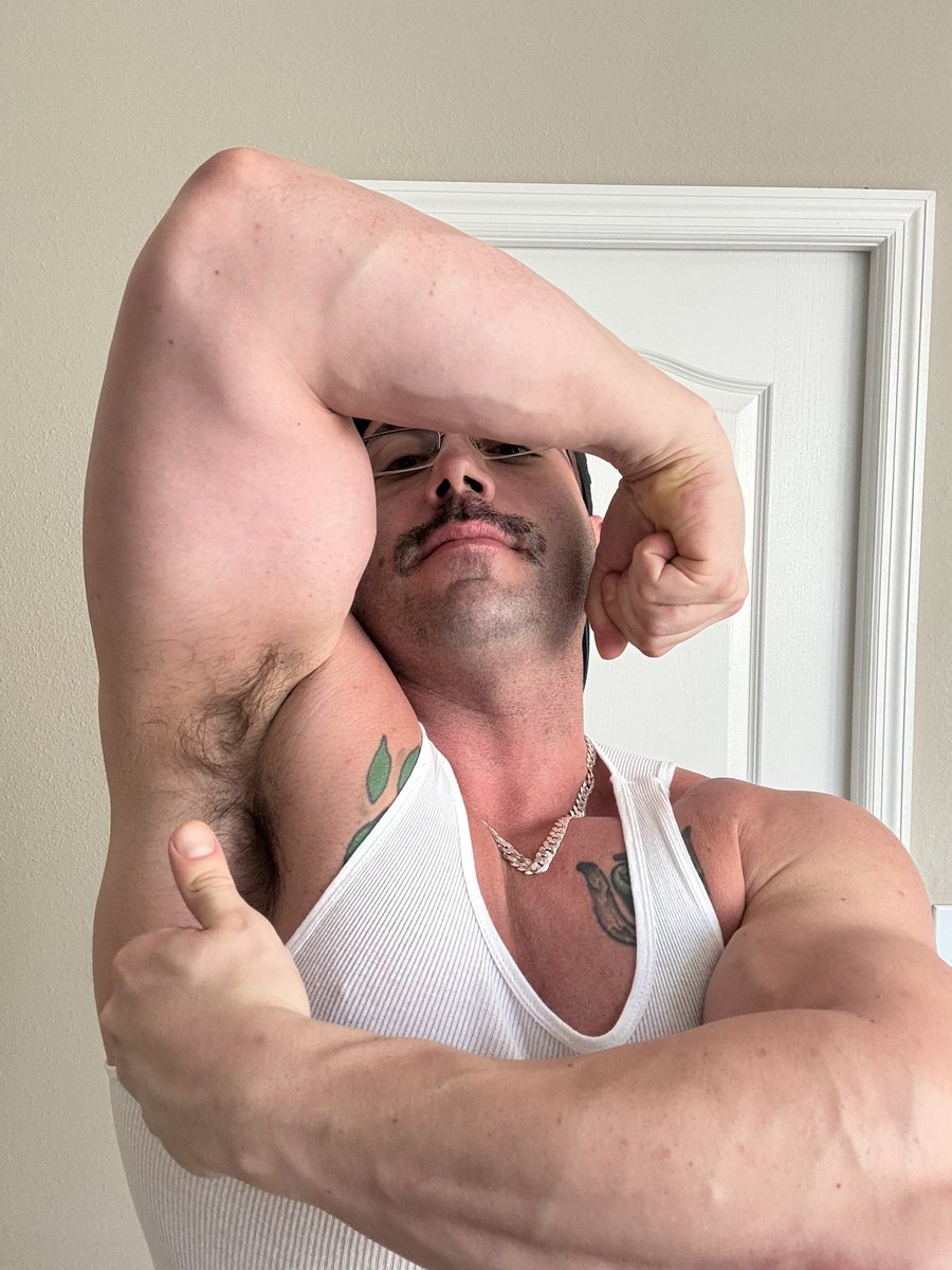 MagaDave625's tweet photo. Smell those roided Italian Pits! 🇮🇹🇺🇸💪💦 make me how more 💉💪💵$daveyc625

#maga #muscle #pits #drain #findom https://t.co/eYhD9iRdiv