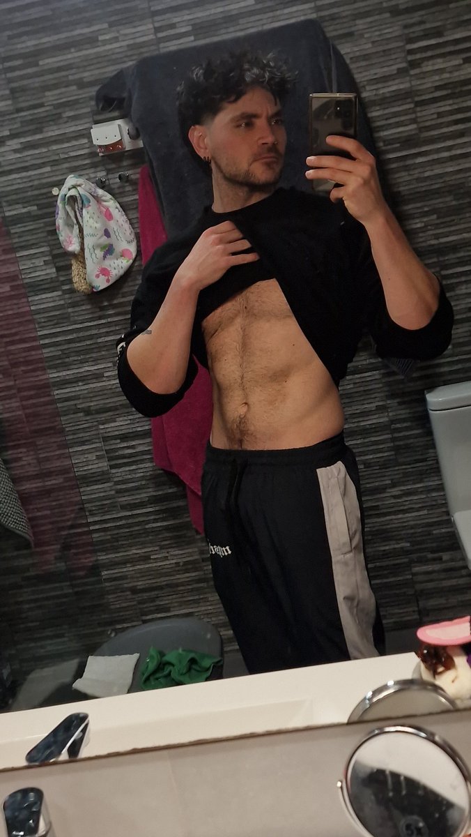 Ivan 🇰🇷🐉 tweet media