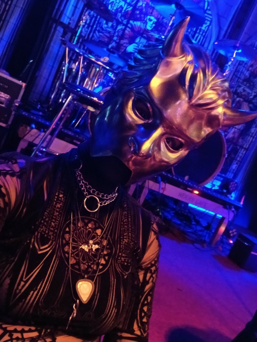 Darth Magpie - c0mms open tweet media