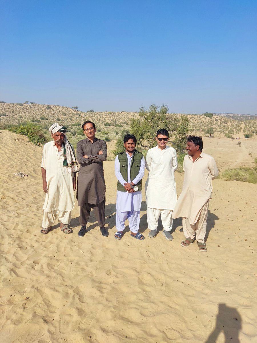Dawood_Aftab's tweet photo. سرد راتيون مٺا ڏينهن محبوب ماڻھن سان ٿرپارڪر ۾ ملاقاتون 

#tharparkar #mithi #parkar https://t.co/cUxvFWNBIE
