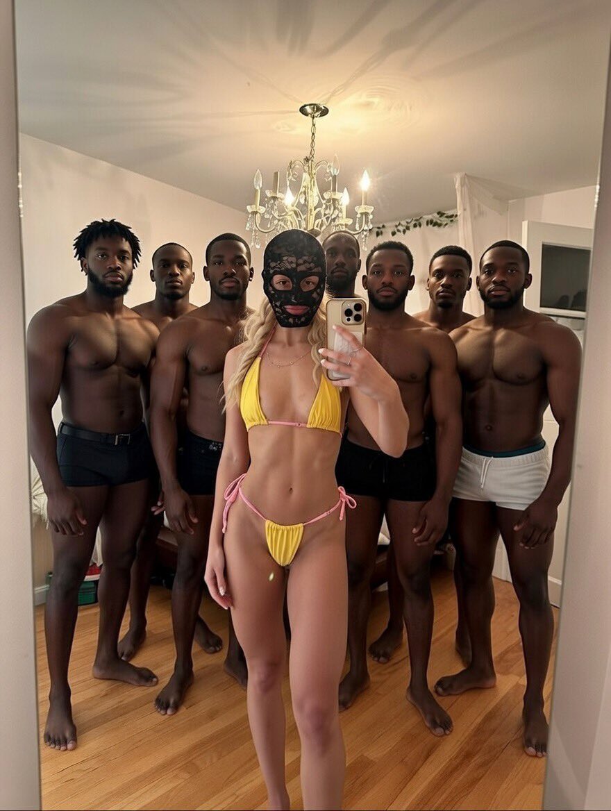 LilySnow26's tweet photo. Imagine the amazing movie from this 🥵 https://t.co/3aDTn3k4IM