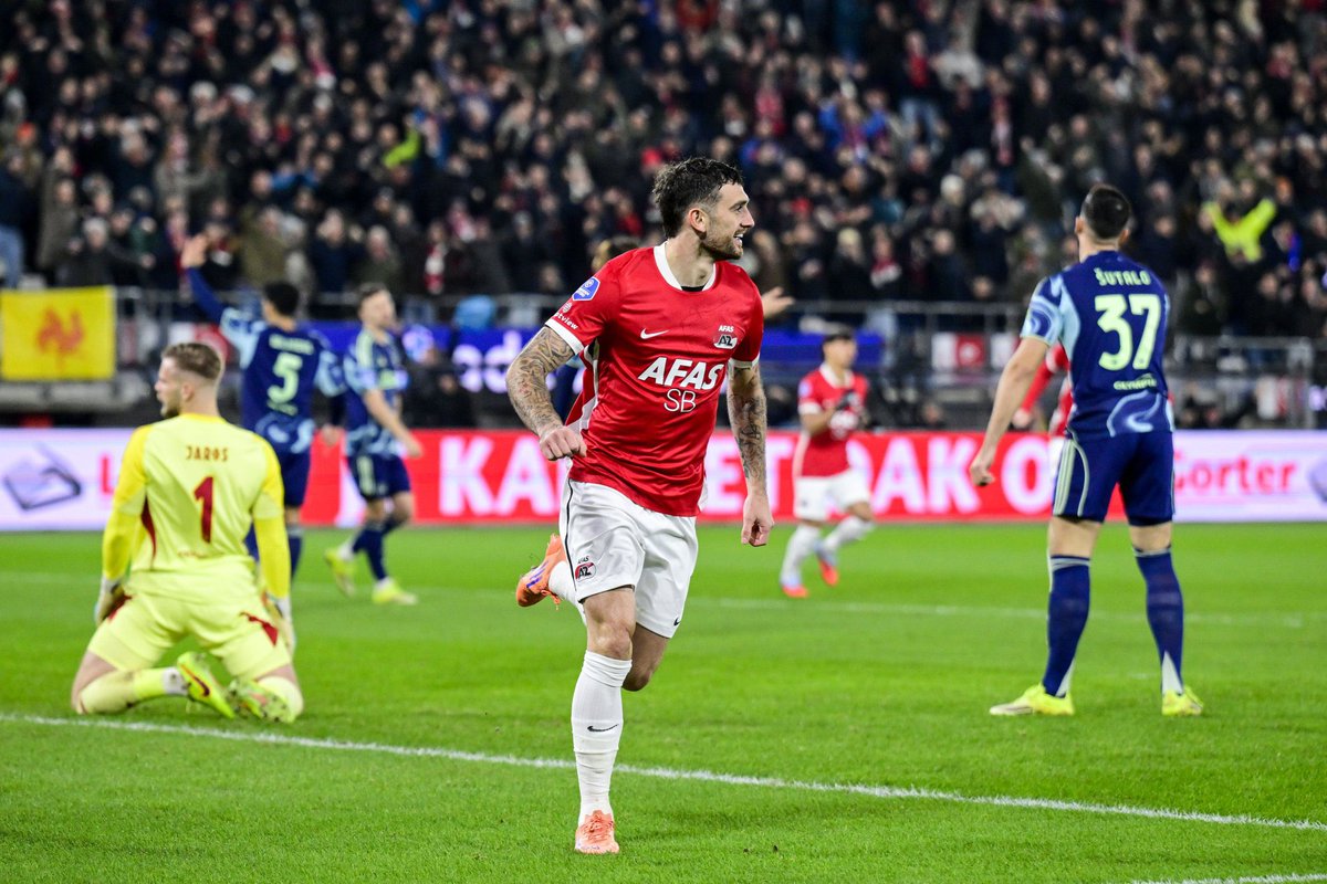 Troy Parrott ⚽️⚽️⚽️🦜
#AZ #azaja