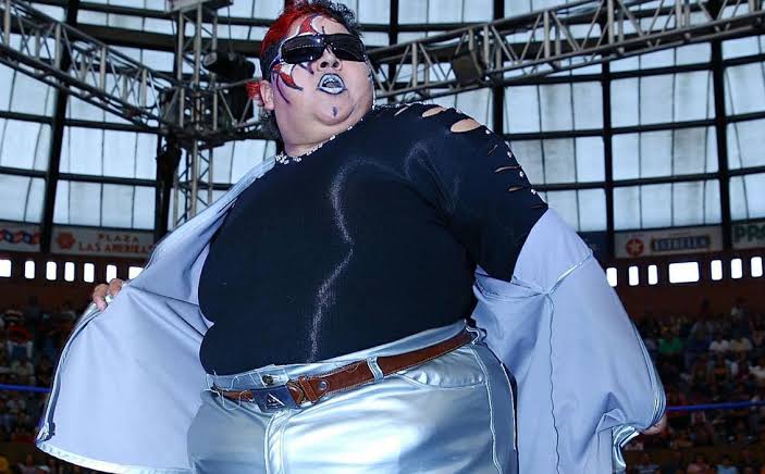 Tu gorda nefasta, creída, miserable, amargada, envidiosa, inútil, huele a cagada // Mi gorda carismática, diva, icónica, GWOAT en su área, exitosa, huele a limón