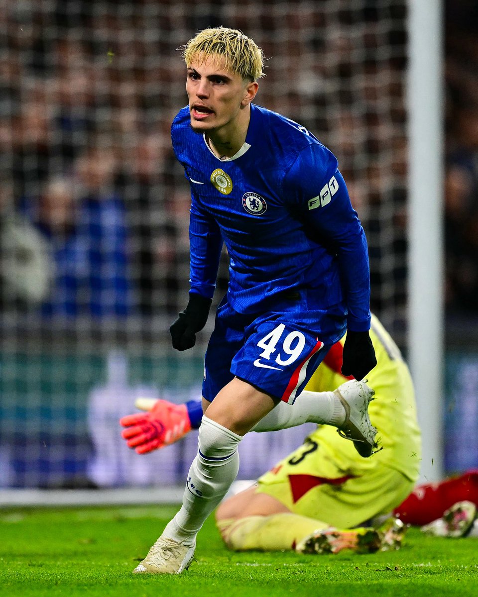 PENUH WAKTU 

CHE 2-3 ARS

kasih aja trofinya ke tetangga gimana?? Udah ga bisa berkata-kata lagi 😶😓

#Chelind