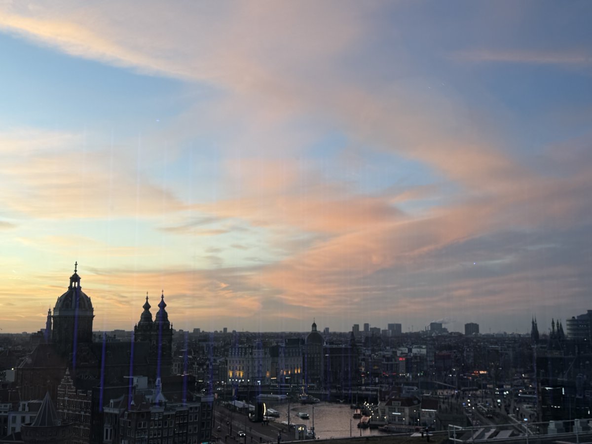 mmuhlfelder's tweet image. Sunsets and a #calmocean a half a world away from #capecodbay