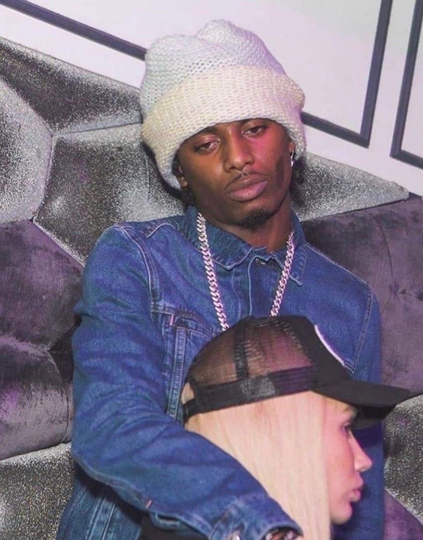 lottareds's tweet image. When you finally meet the right person, but you are the wrong person now