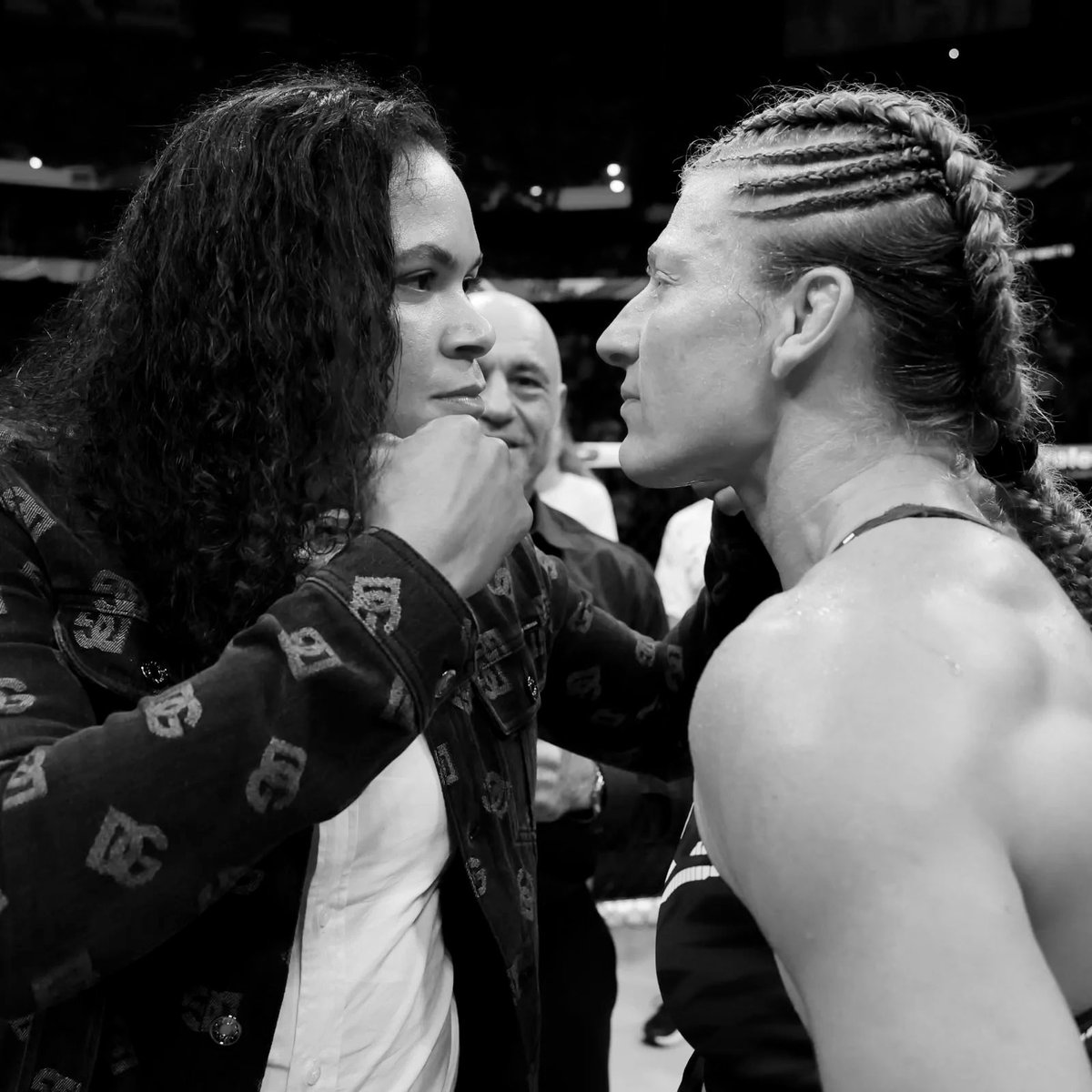 gastonreyno's tweet photo. SUSPENDIDA la pelea entre Kayla Harrison y Amanda Nunes, Kayla sifrió una lesión de cuello y no va a poder estar presente en #UFC324 💔 https://t.co/E4pRr7srDc