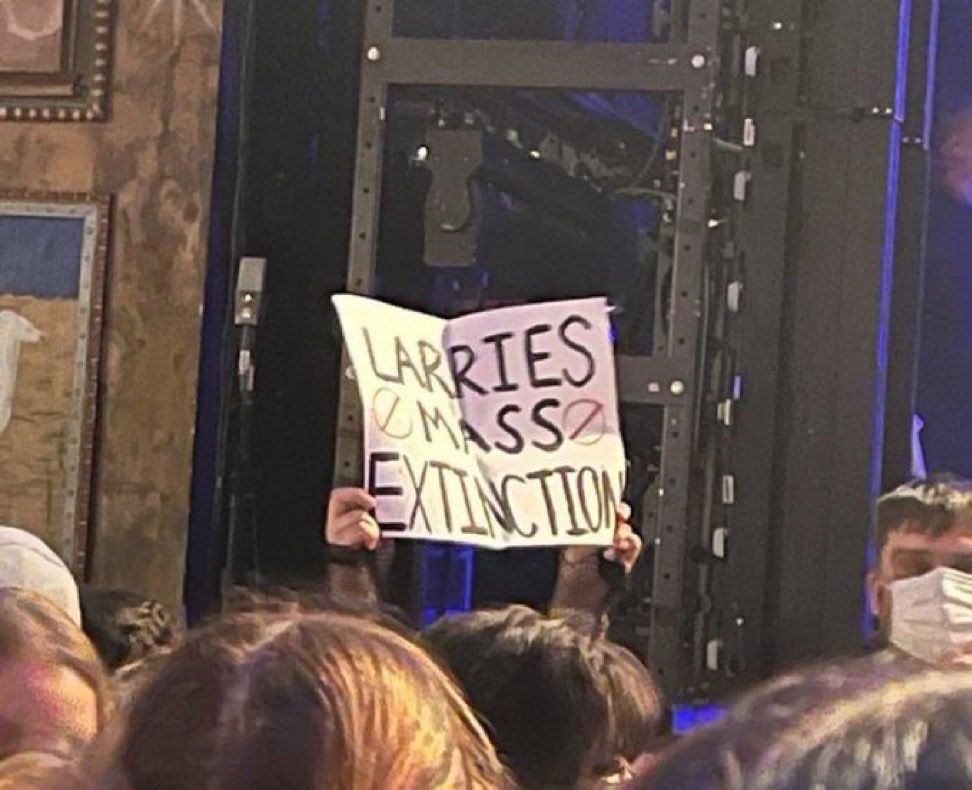 _asolosong's tweet image. Harry and Louis casually on a Wednesday