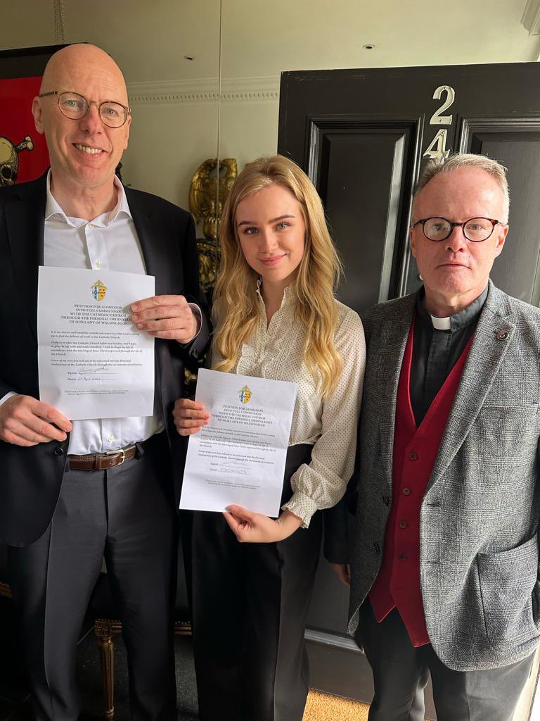 benedict_kiely's tweet image. I prepared my friend ⁦@EvaVlaar⁩ &amp;amp; her father for reception into the Catholic Church. I baptised her firstborn. Now she is banned from the U.K. - what are her crimes? ⁦@michaeljknowles⁩ ⁦@elonmusk⁩