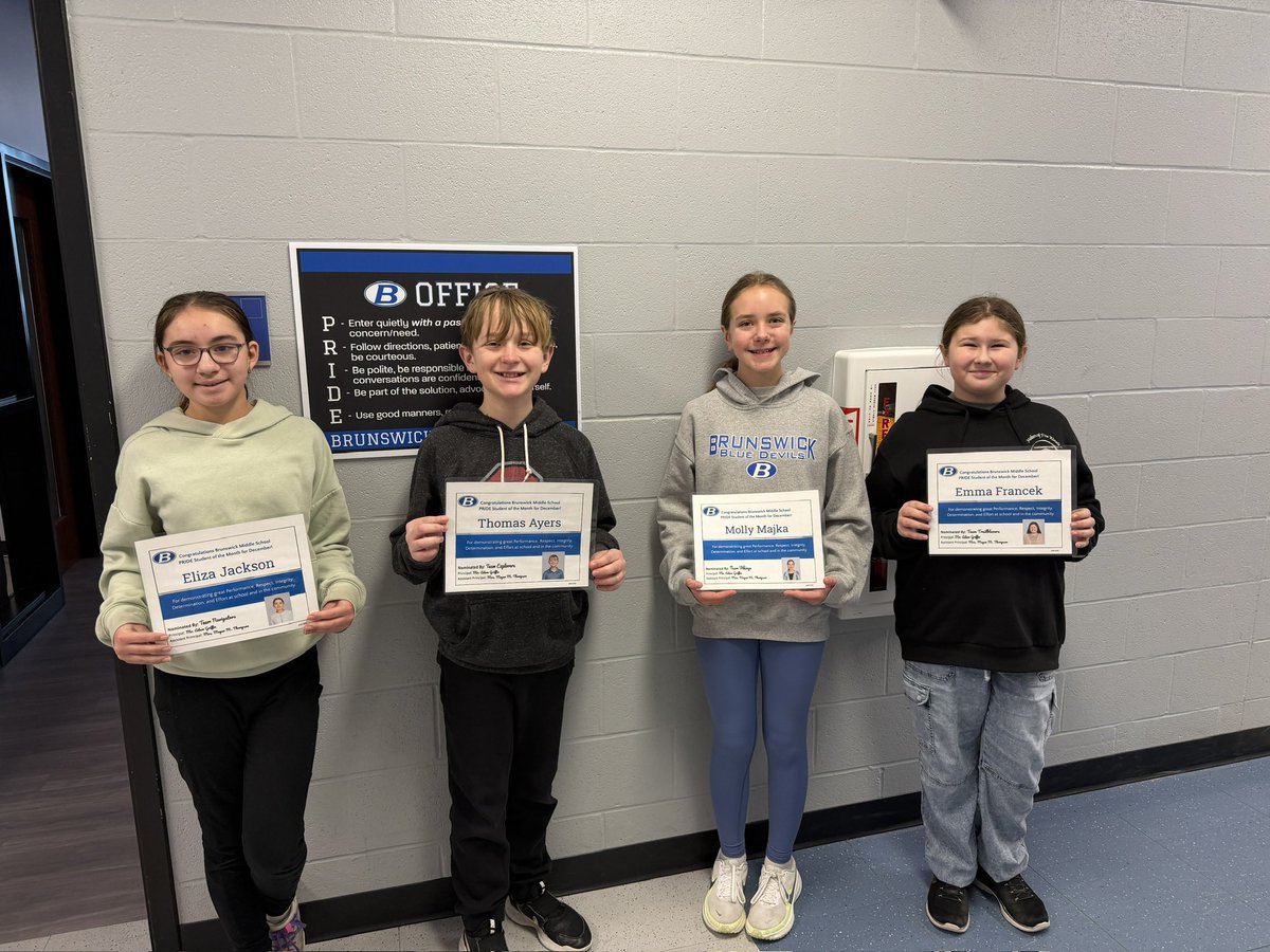 Mrs. Thompson tweet media