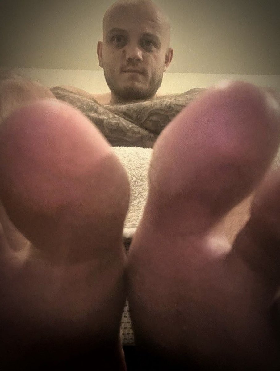 masterkanex's tweet image. You’re obsessed and its adorable. 

Now be a good little sissy boy and get into the DMs 

#malefindom #findom #paypigs