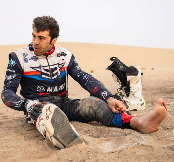 El taradellenc Arnau Lledó pateix una caiguda que l’obliga a abandonar el Dakar 2026 taradell.com/2026/01/14/arn…