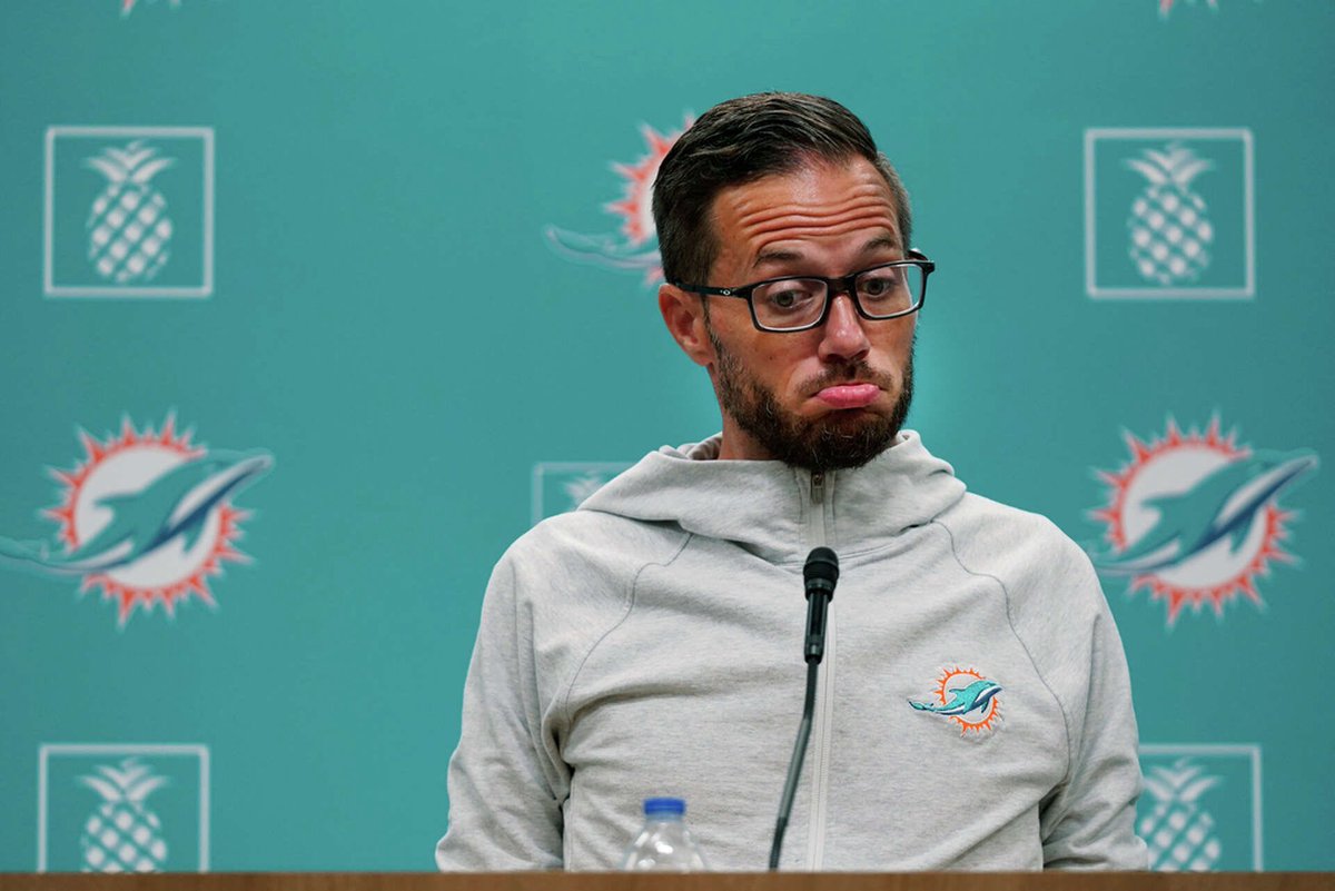 The Titans are currently interviewing former Dolphins HC Mike McDaniel in the team facility as we speak, per <a href="/TDavenport_NFL/">TURRON DAVENPORT</a>