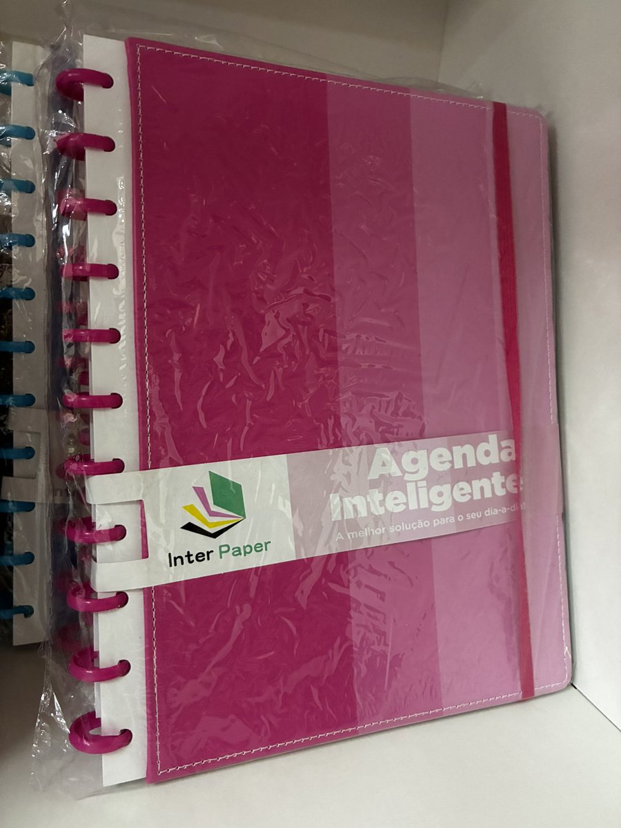 studymedane's tweet image. Oi pessoal 
Estou vendendo alguns materiais de estudo.
Vou deixar fotos e valores, quem se interessar pode me chamar no direct. (Tem outras cores também). 

Caderneta Disco - R$ 42
Caderno A5 Disco - R$ 45
Caderno Inteligente - R$ 80