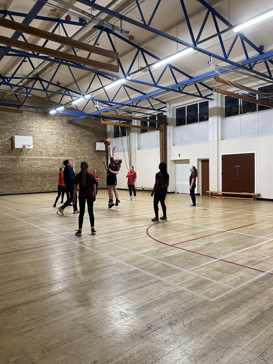 Ernulf_PEdept's tweet photo. A double fixture day for our year 9’s. The girls had a fantastic time at the District Basketball Tournament &amp; the boys football team had a 2-0 win taking them through to the County Cup Quarter Final 🏆⚽️🏀 https://t.co/uhpctNiQxp