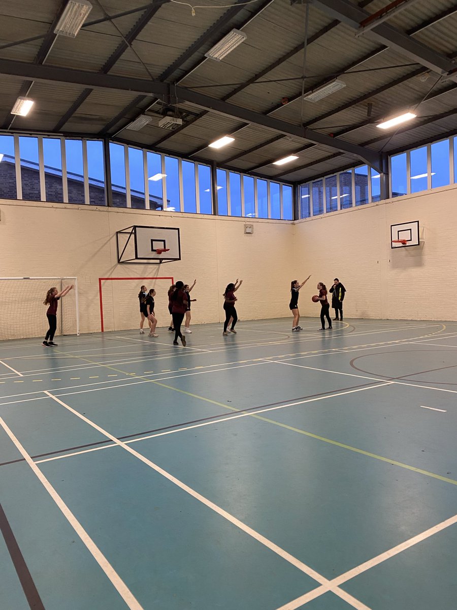 Ernulf_PEdept's tweet photo. A double fixture day for our year 9’s. The girls had a fantastic time at the District Basketball Tournament &amp; the boys football team had a 2-0 win taking them through to the County Cup Quarter Final 🏆⚽️🏀 https://t.co/uhpctNiQxp