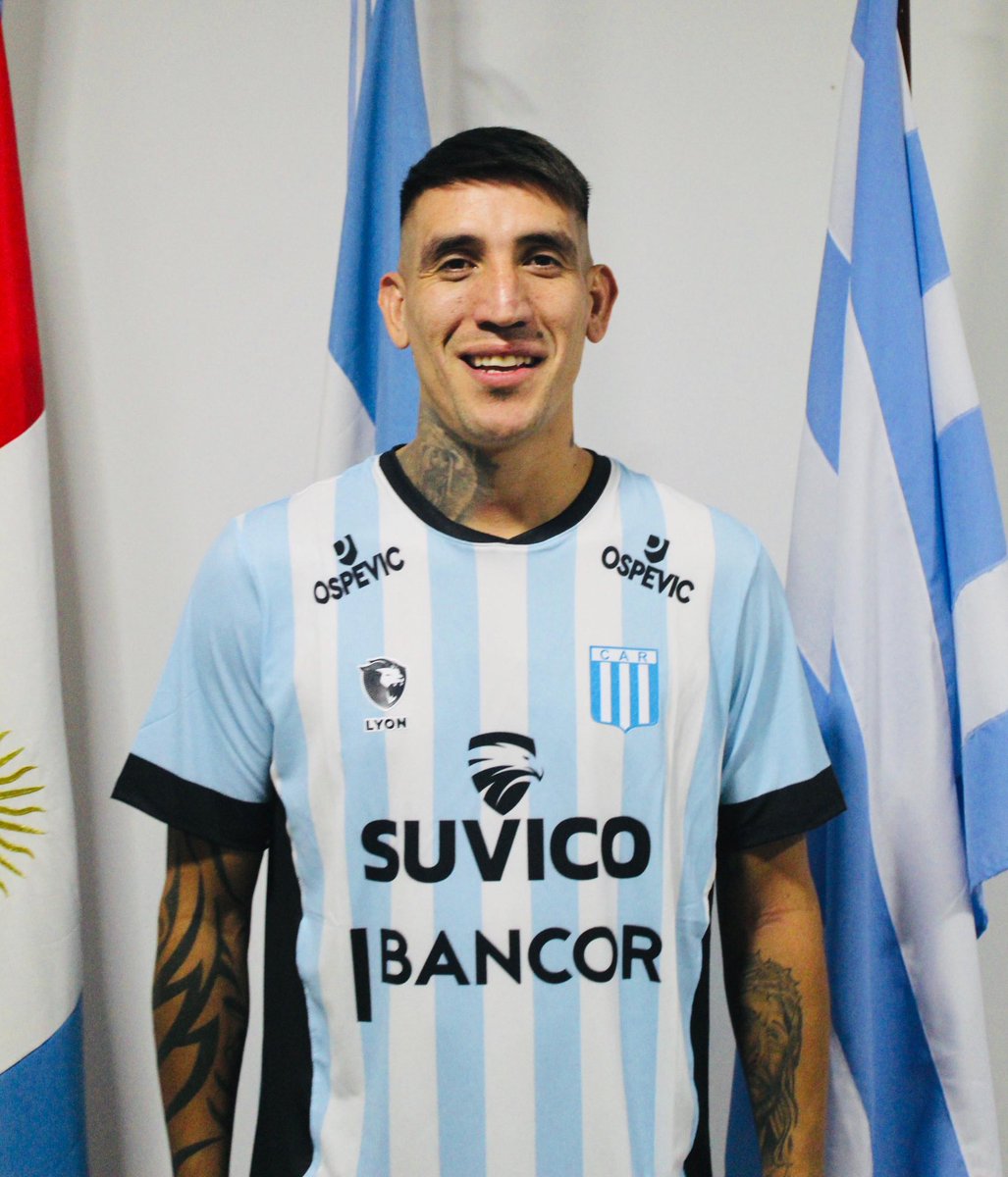 ClubARacing's tweet photo. ¡Te queda pintada Centuuuu! 🤩🤍🩵 https://t.co/aTss1jjpjY