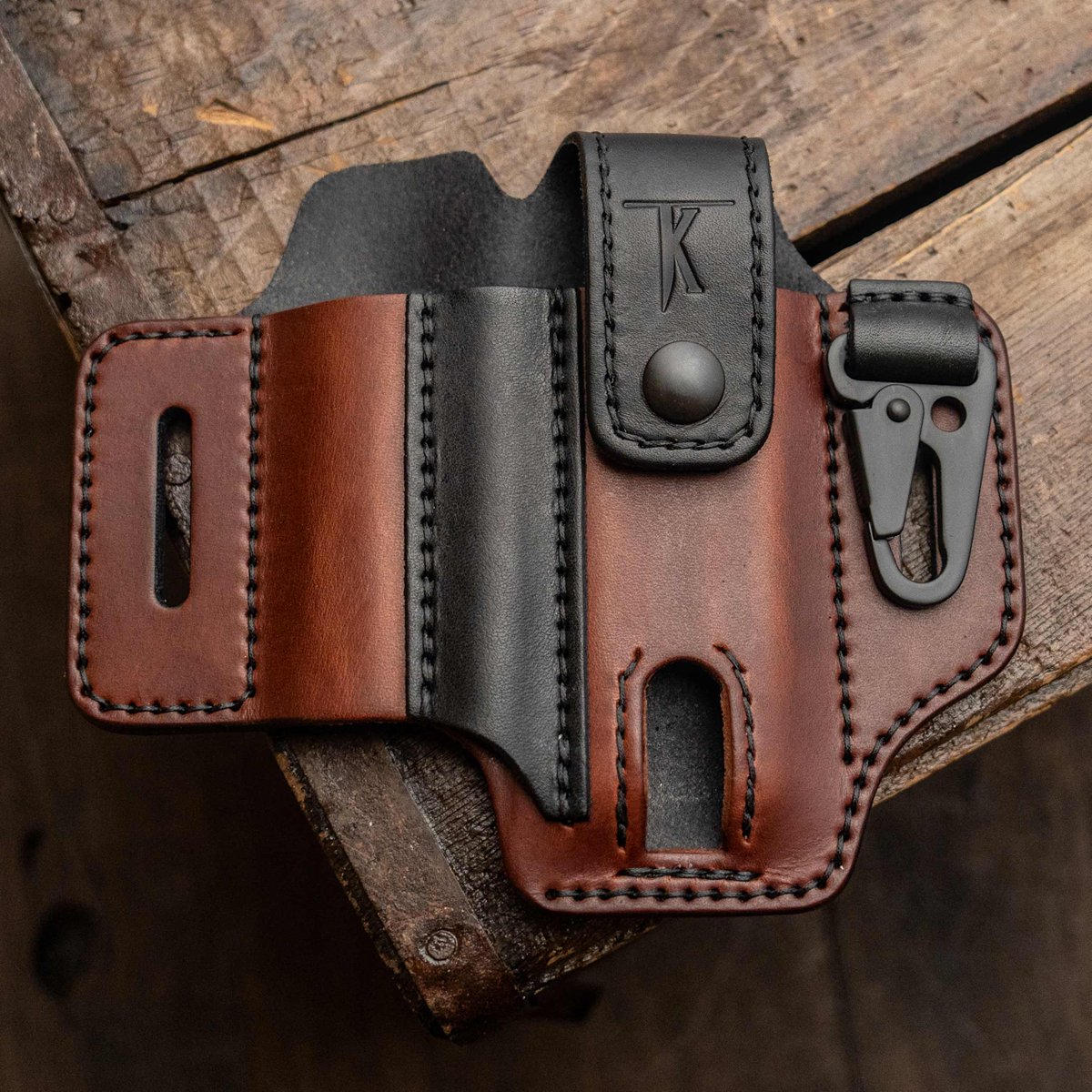 Products's tweet photo. Handcrafted leather gear for your EDC essentials. Secure, stylish, and built to last.