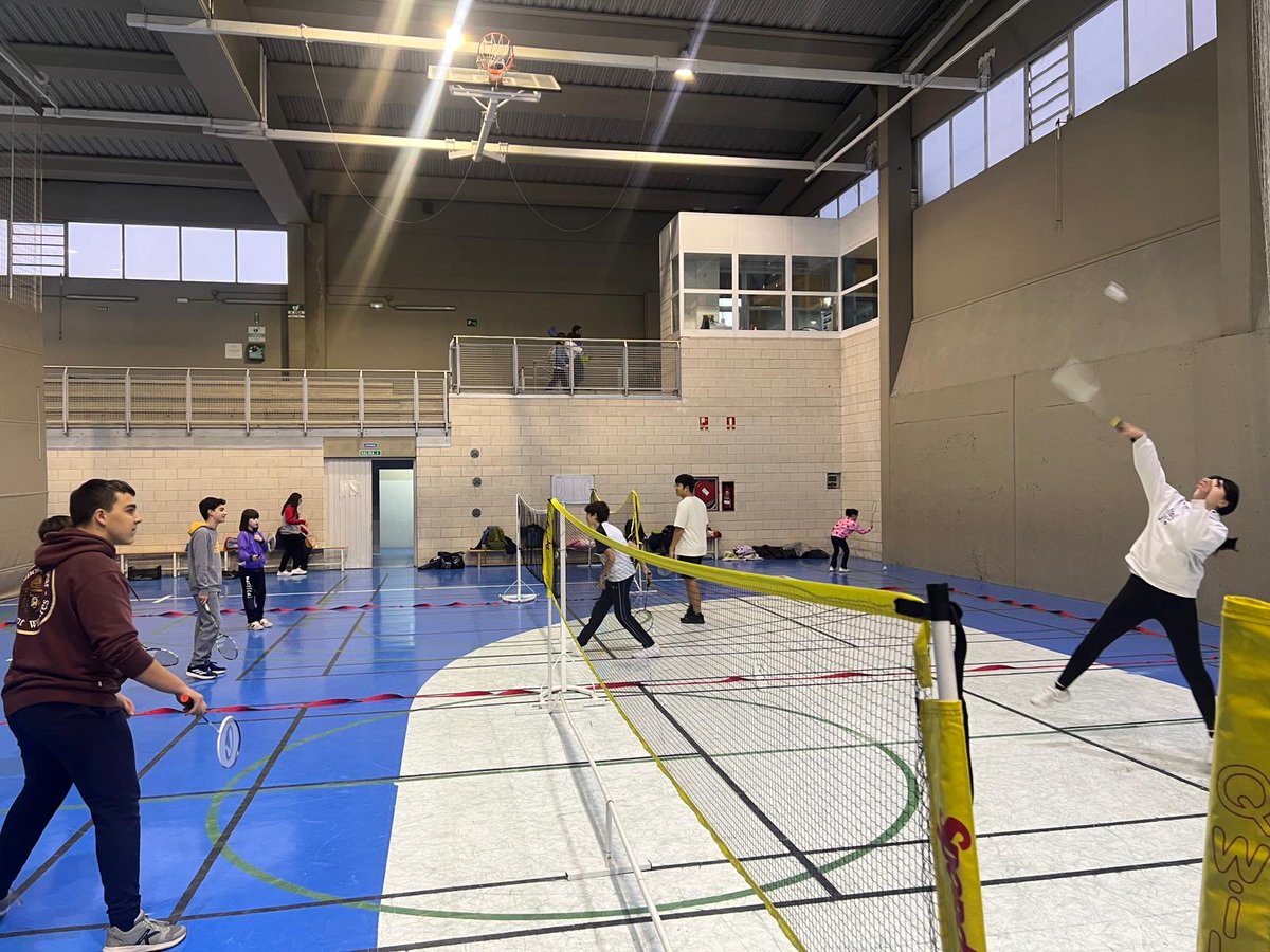 😊 Este sábado es un día muy especial.

🏸 Tras años de espera, nuestra sección de bádminton vuelve a competir.

👏 Orgullo por su crecimiento y esfuerzo.

💙 Todo nuestro apoyo a nuestros deportistas.

#GoBlues
