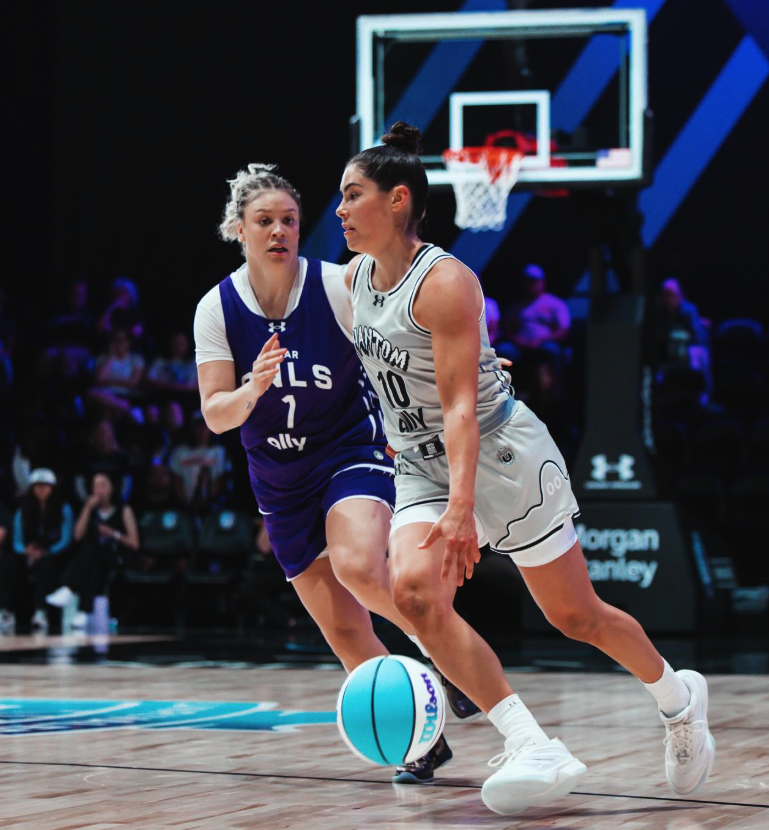 colincsalao's tweet photo. Under Armour tells @FOS that Kelsey Plum is still with the brand despite wearing Adidas shoes at Unrivaled.

"We were recently made aware of an issue impacting Kelsey's training and performance. We are working closely with her and her team on a solution to support her needs." https://t.co/olIt7GMjuB
