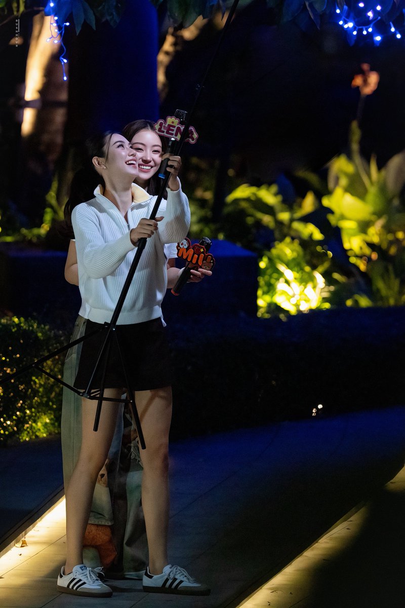 rushhour39's tweet image. ขอคนเข้าใจจจจจ~
Living in a world of their own มากๆ

ROYAL THAI AESTHETIC
#ชุดไทยพระราชนิยมXลีน่าหมิว
#LenaMiu #MiuNatsha #lalinalena